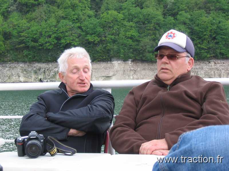 2011_CVAAM_35ans_12_Bateau-Mouche (23).JPG - 35 Ans du CVAAM, sortie dans le Doubs et le Jura, du 26 Avril au 1er Mai 2011, le Lac de Vouglans, déjeuner-croisière